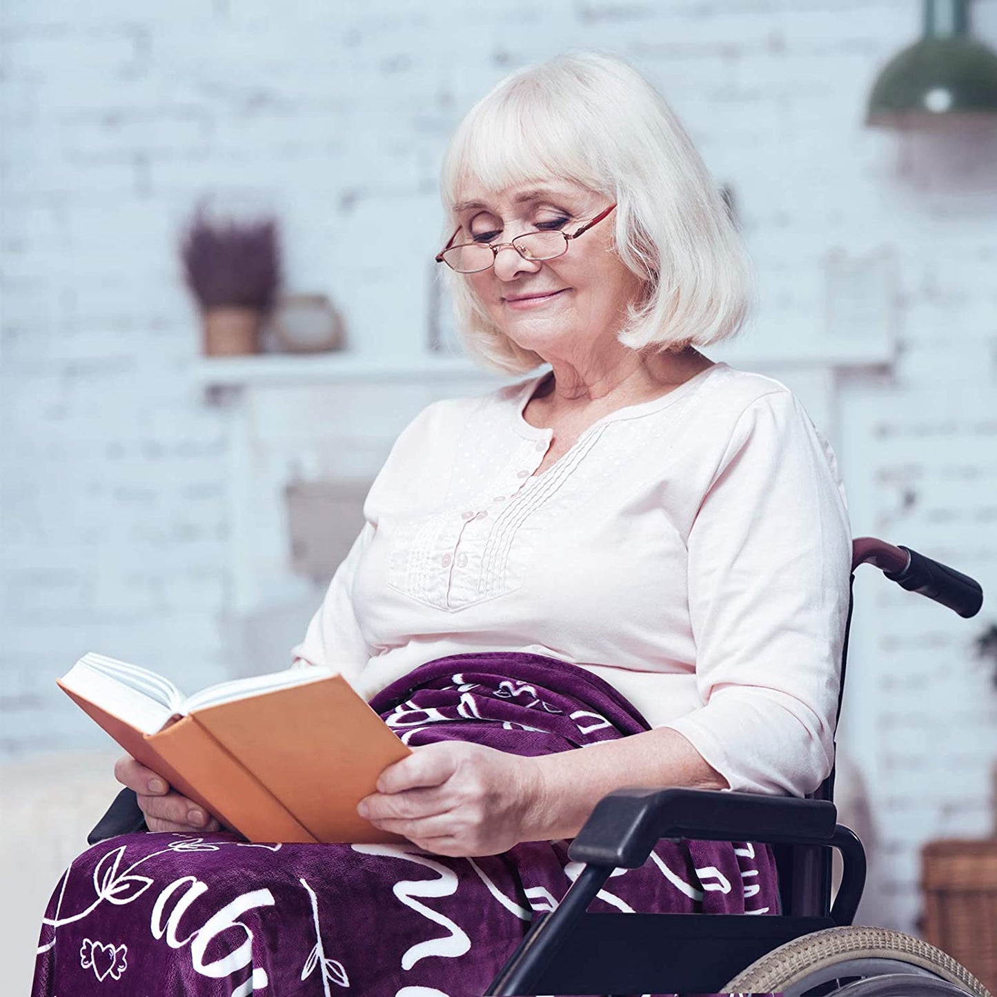 Wonderful Grandma Blanket: Inspiring Words Printed for You